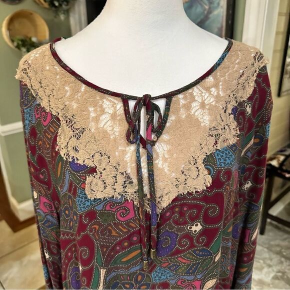 Gimmicks Lace Embroidered Tunic Top Size Large - Picture 2 of 11